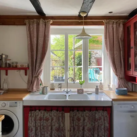 La maison Elisabeth Saint-Ybard Extérieur photo